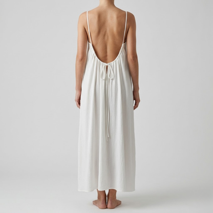 שמלת גב פתוח קלילה ומחמיאה