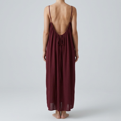 שמלת גב פתוח קלילה ומחמיאה